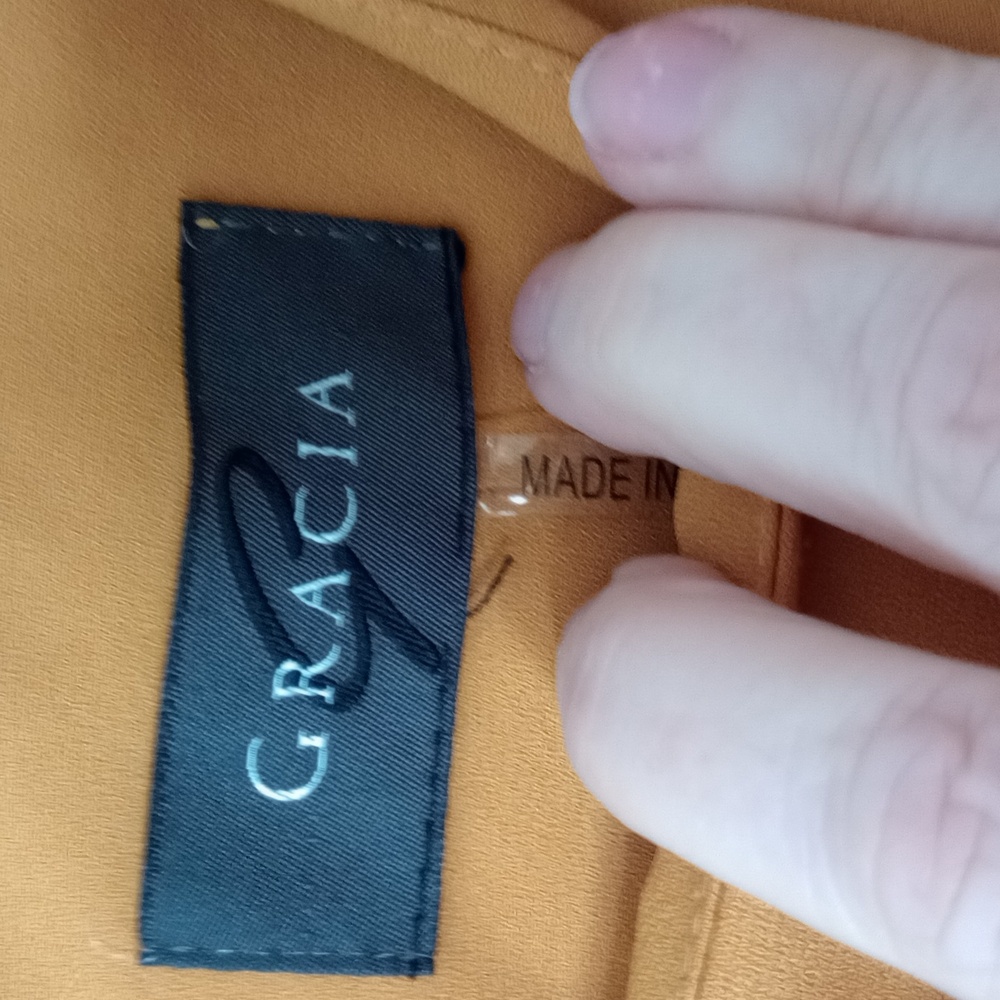Gracias Fun Ruffle sleeve/sides mustard blouse! - Picture 2 of 4